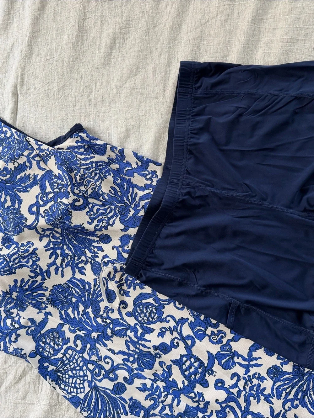 Lilly Pulitzer LuxeTetic Blue & White Floral Sleeveless dress/romper - Picture 3 of 4